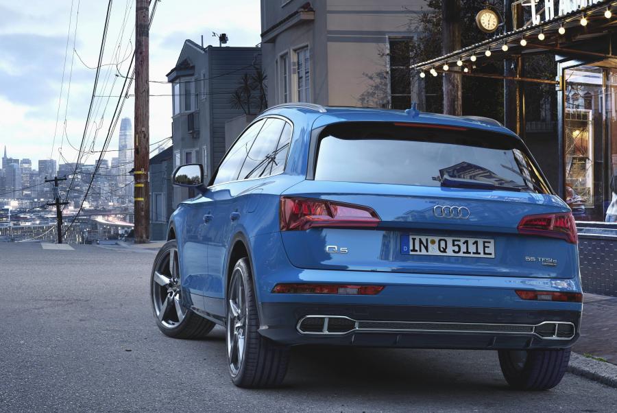  Audi Q5 55 TFSI e Quattro S-Line 2019 года  (WW) (фото 6 из 43)